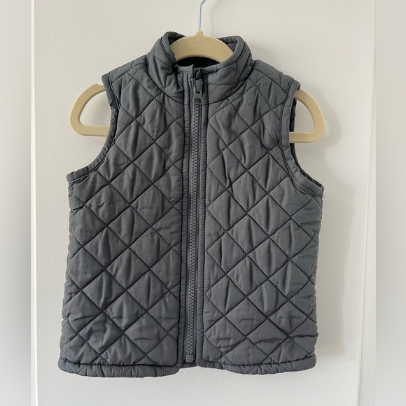 Old Navy Gray Quilted Vest Size 18-24 Months - Picture 1 of 3